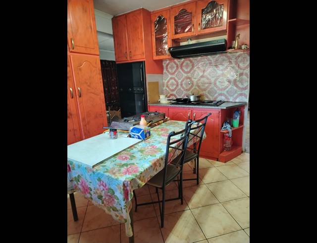 3 BEDROOM FREEHOLD FOR SALE IN SUNSET VIEW